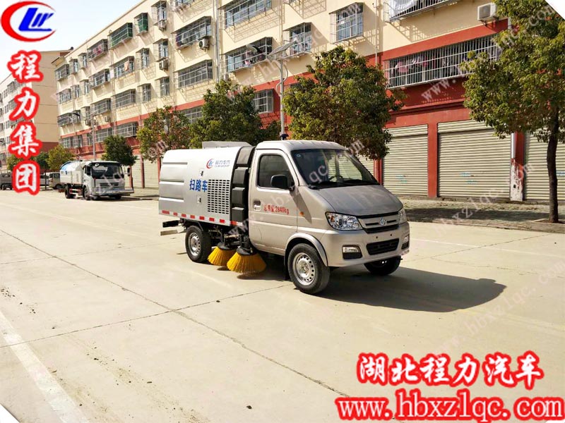 “麻雀雖小五臟俱全”的長安掃路車，適用于窄路段使用