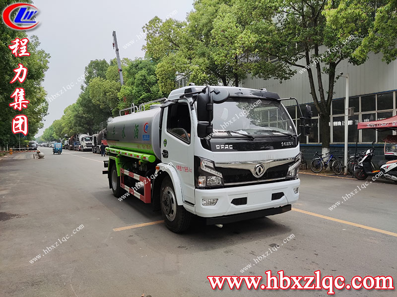 程力集團灑水車遠近聞名，襄陽客戶來廠提車！